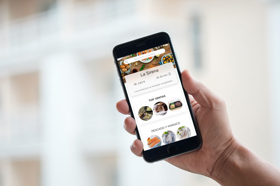 Los usuarios de Glovo en Barcelona y Madrid ya pueden recibir platos preparados, carne, pescado y marisco, verduras e incluso helados en 30 minutos a través de la app.