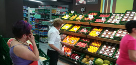 La nueva tienda franquiciada ofrece a los consumidores un servicio completo de alimentación con marcas de fabricante y marca propia.