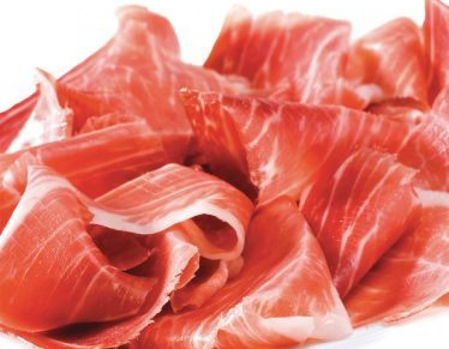 El jamón curado, en sus distintas variedades, es un alimento reconocido en todo el mundo y el producto alimentario español con mayor reputación histórica.