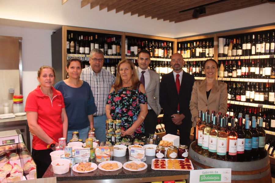 30 supermercados de Covirán acercan una selección de productos andaluces a los clientes de Portugal.