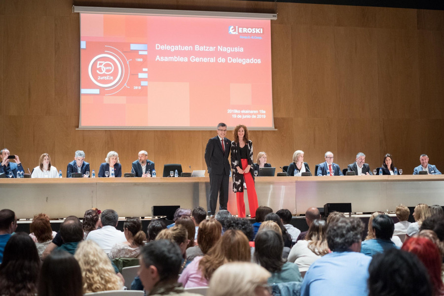 La Asamblea General de delegados, órgano de máxima decisión de la cooperativa, ha convocado a 250 Socios Trabajadores y 250 Socios Consumidores.