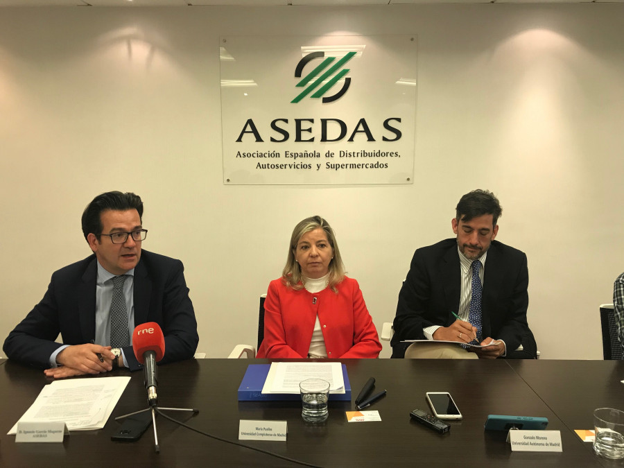 Ignacio García Magarzo, director general de Asedas; Junto a María Puelles, Doctora en Ciencias Económicas de la UCM y coautora del estudio con Gonzalo Moreno, profesor asociado de la Universidad Au