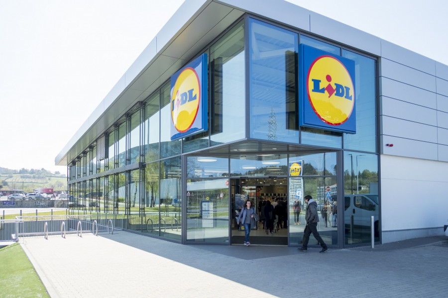 La cadena de supermercados refuerza en mayo su presencia en distintas comunidades autónomas con nuevos establecimientos en Vitoria, Madrid, Murcia y Barcelona.