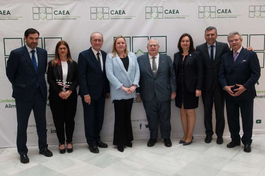 De izquierda a derecha: Jorge Romero, Mabel Díaz, Francisco de la Torre, Virginia González Lucena, María del Mar Martín Rojo, Sergio Cuberos, Manuel Cardoso.