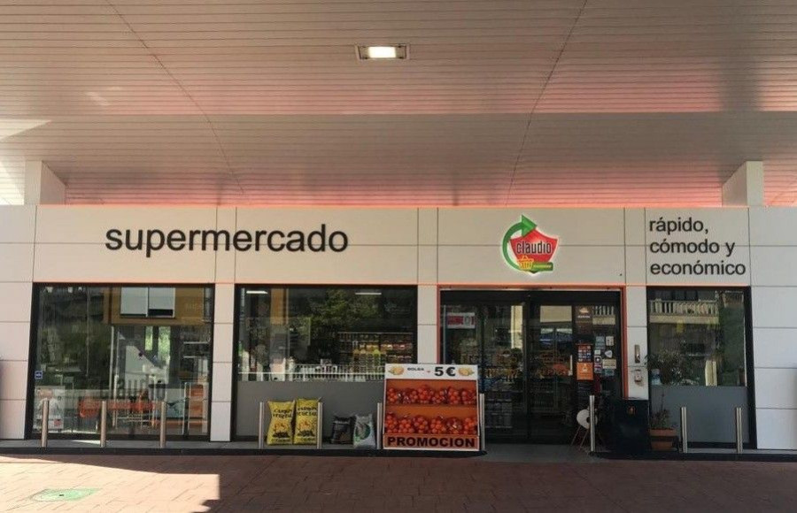 El nuevo punto de venta, que ofrece al cliente una opción de compra rápida, cómoda y económica, está situado en la localidad coruñesa de Ponteceso.