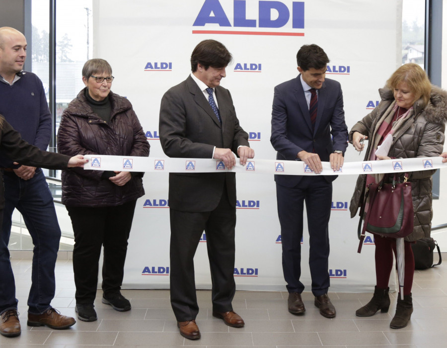 Situado  en la Carretera de Gernika (Pol. Industrial Amunaga), es el primer supermercado de Aldi en este Municipio.