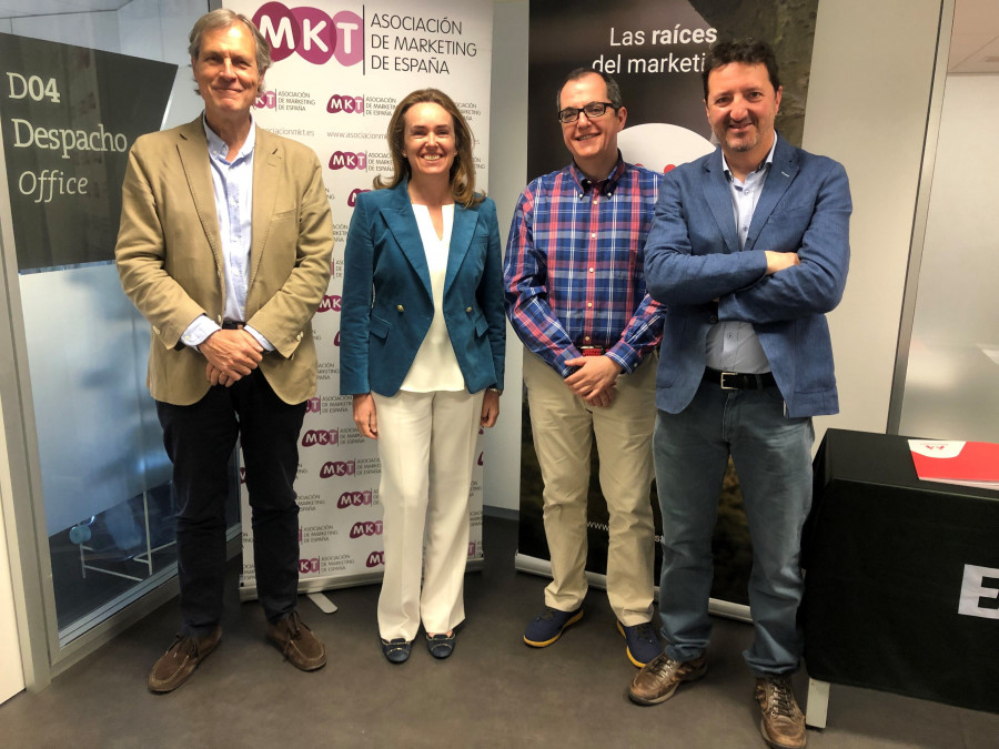 De izqda a derecha: Ignacio Pi, María Sánchez del Corral, Antonio Tena y Juan Castañón, durante la presentación del estudio.