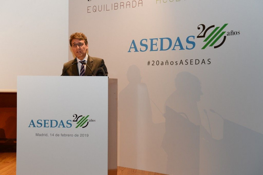 El secretario general de Agricultura y Alimentación señalando que Asedas en sus 20 años de actividad ha consolidado un modelo de comercio de proximidad equilibrado e integrador, accesible y capaz d