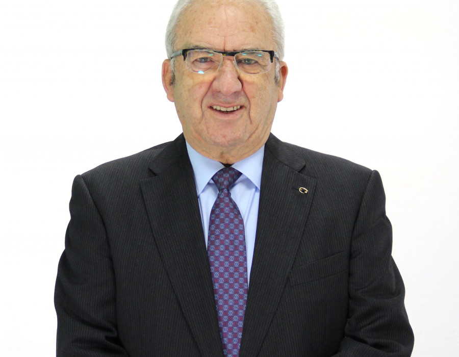 Antonio Robles venía desempeñando hasta la fecha el cargo de presidente de honor de la cooperativa y presidente de la Fundación Covirán. En su etapa anterior, ocupó el cargo de presidente de Covi