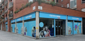 La tienda, que es una franquicia, se encuentra en el barrio del Carmel, y está situada en la calle Conca de Tremp, 110.