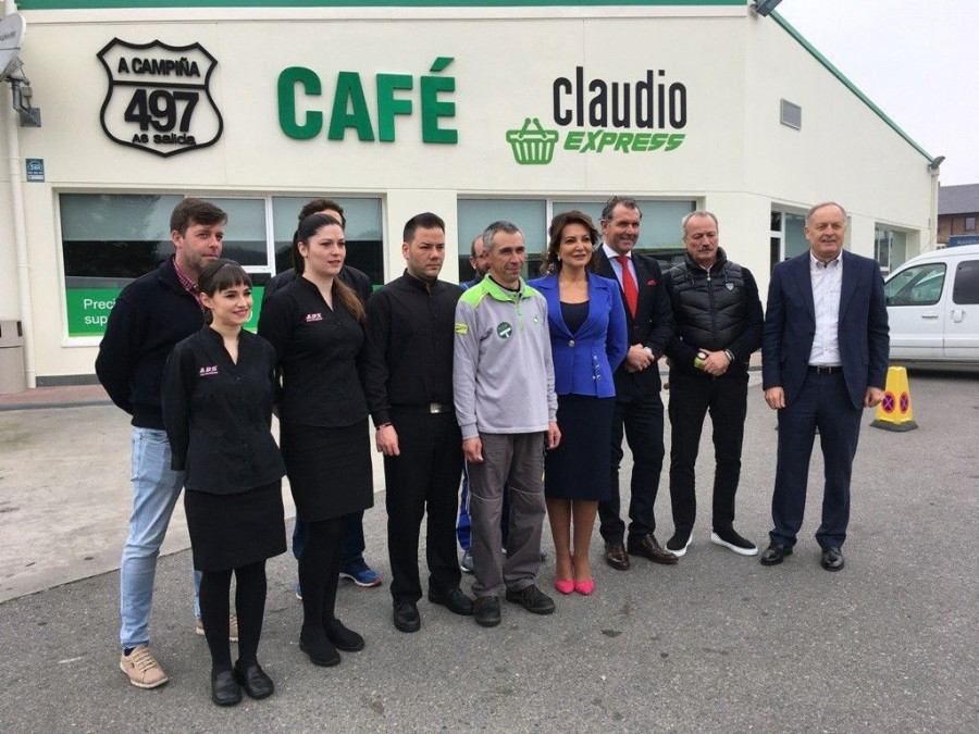 La puesta en marcha del nuevo establecimiento supone la creación de dos puestos de trabajo, que refuerzan una plantilla de diez empleados en el área de servicio 497 de A Campiña, un complejo al que