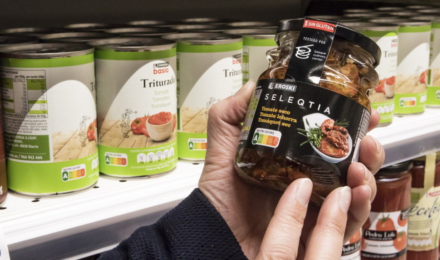 Los primeros productos con Nutri-Score en España son una conserva de tomate triturado y un pack de patatas para ser cocinadas al vapor en microondas, ambas de marca Eroski, y una conserva de tomate s