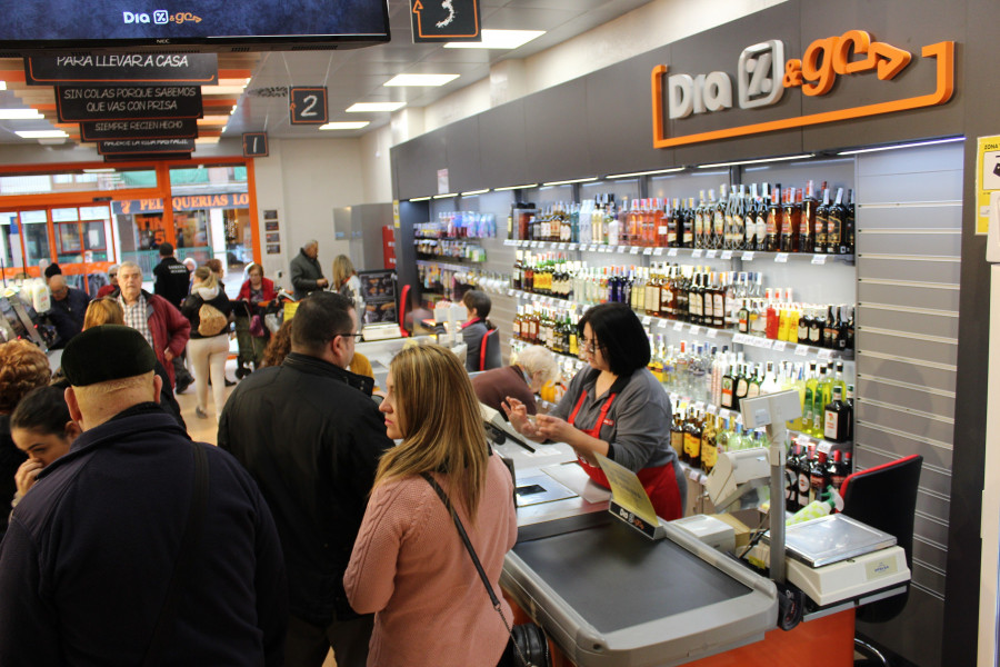 El nuevo supermercado, que abre sus puertas en la Avenida de Novelda, es el tercer establecimiento con el formato DIA&GO de la Comunidad Valenciana.