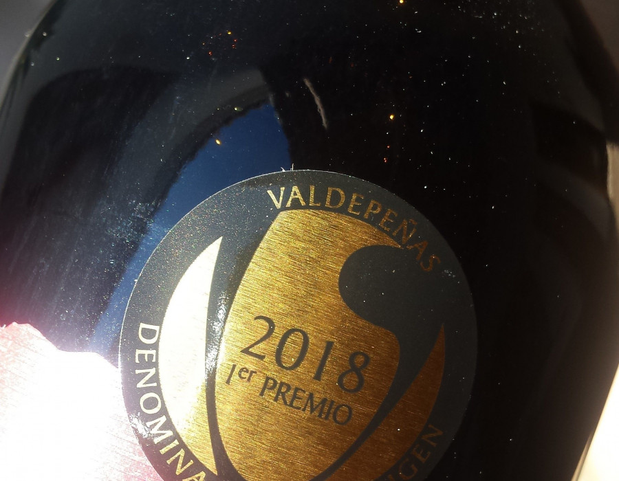 En 2018 el palmarés se llenó con 133 medallas para los vinos de la DO Valdepeñas, siendo 62 de ellas medallas de oro y 39 medallas de plata.