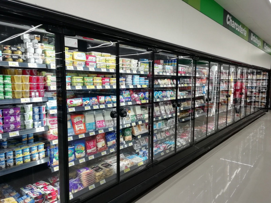 El supermercado Nervión está gestionado por un equipo formado por cuatro personas y es, además, el cuarto supermercado que inaugura este socio.