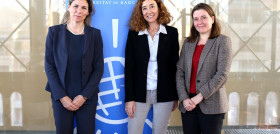 En la imagen (de izq. a dcha): Bárbara Arimont, directora de RRHH de Nestlé España; Maite Vilalta, vicerrectora de Igualdad y Acción Social de la UB; y María Castelló, especialista en el Desarro