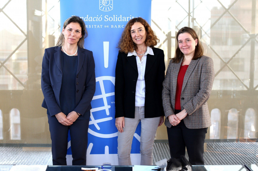 En la imagen (de izq. a dcha): Bárbara Arimont, directora de RRHH de Nestlé España; Maite Vilalta, vicerrectora de Igualdad y Acción Social de la UB; y María Castelló, especialista en el Desarro