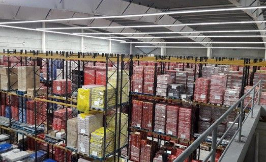 Las nuevas instalaciones tienen una superficie de 2.100 metros cuadrados y cuatro muelles de carga.