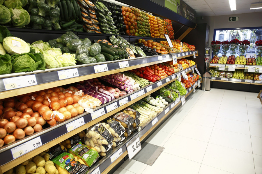 El nuevo supermercado contará con un equipo de seis personas y una superficie de venta de 320 metros cuadrados, en los que se distribuirán 5.000 referencias.