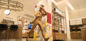 En esta tienda se puede encontrar toda la gama de la familia Walker, ediciones limitadas y lanzamientos especiales, experiencias únicas e inmersivas como catas, sesiones de coctelería y servicios de