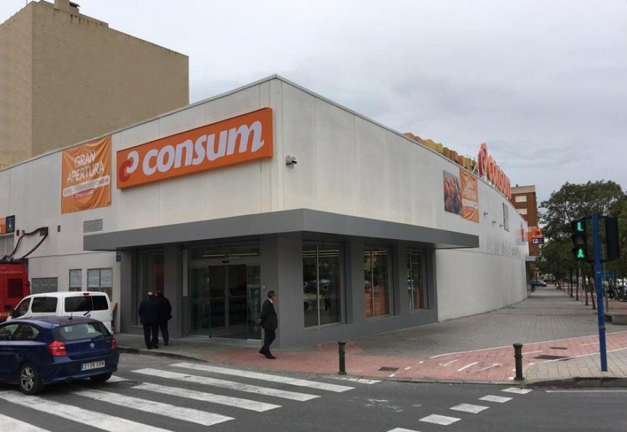 En la imagen, uno de los nuevos supermercados ecoeficientes de Consum en Alicante.