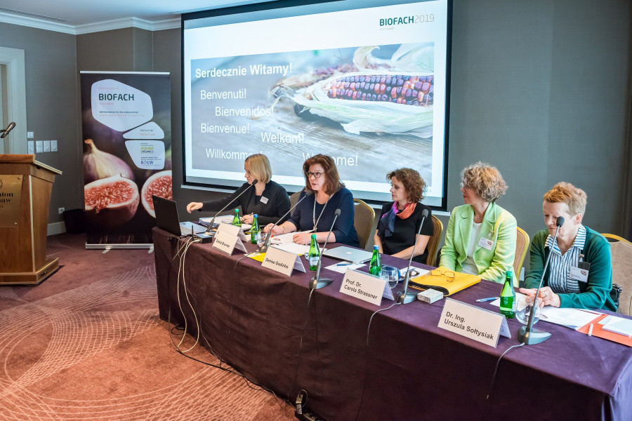 Barbara Böck, RRPP de Biofach, Danila Brunner, dir. ejecutiva de Biofach y Vivaness, Denisa Godinho (IFOAM), Prof. Dr. Carola Strassner (Universidad de Ciencias Aplicadas de Münster) y Dr. Ing. Ursz
