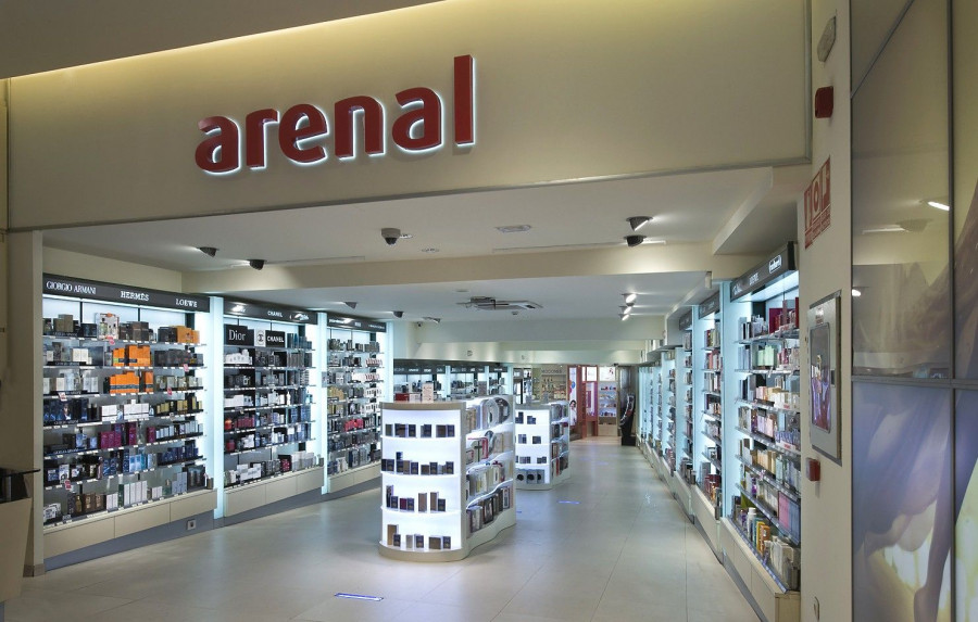 Arenal refuerza su proyecto de ampliar el modelo de negocio de perfumería, parafarmacia y droguería por toda la península ibérica.