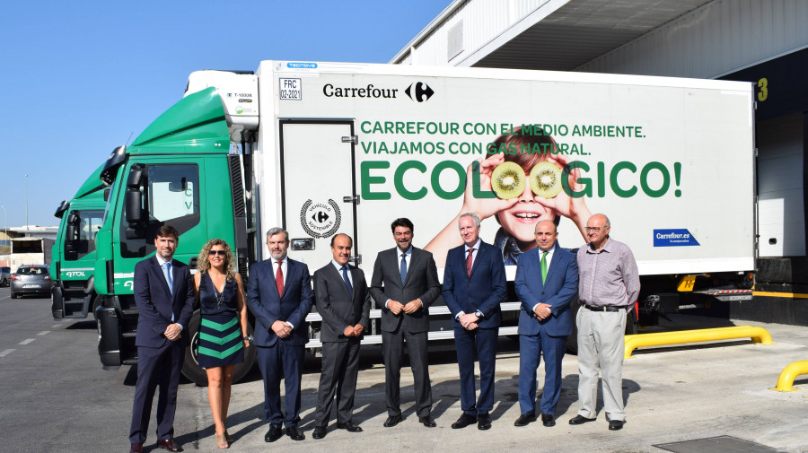 El acto ha contado con la presencia de Luis Barcala, alcalde de Alicante; David Martínez, presidente de Mercasa; Dolores María Mejía, directora de Mercalicante; Antonio Aguilar, director de Operaci