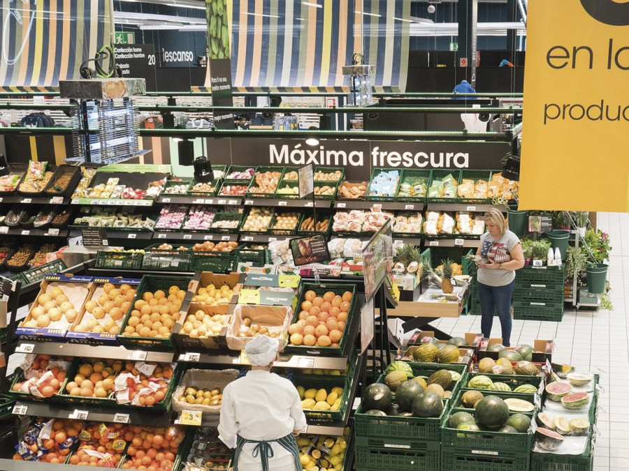 Las tiendas “Contigo” permiten una compra más fácil y atractiva al cliente, atención personalizada y gran protagonismo de los productos locales de temporada.