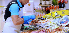 Los supermercados franquiciados de Caprabo incorporan los servicios tradicionales de valor añadido de la compañía. Como modelo comercial, destaca por disponer de la mayor variedad de marcas por met
