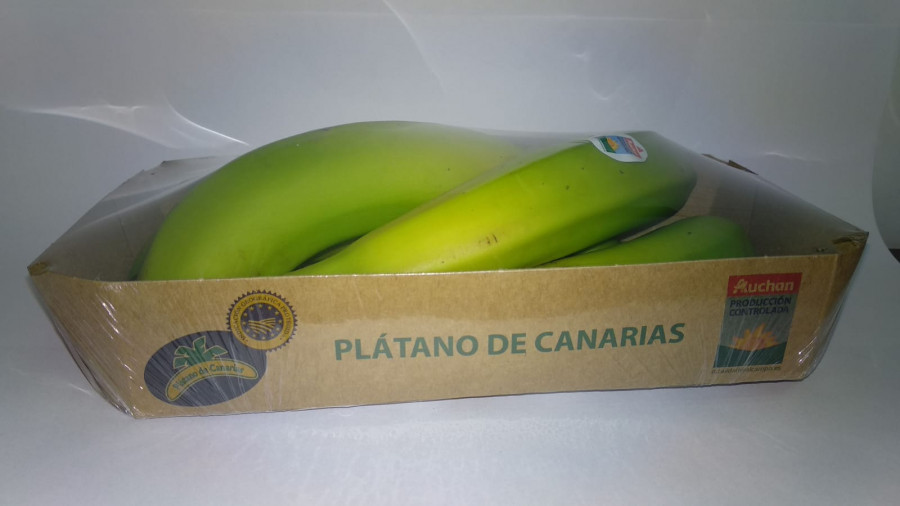 Los plátanos IGP Plátano de Canarias Auchan Producción Controlada son producidos empleando un sistema de cultivo tradicional en diferentes fincas de las Islas Canarias.