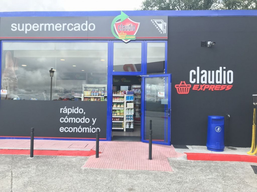 Los establecimientos se adscriben a la línea Claudio Express, en la que el cliente dispone en un mismo espacio de todos los servicios propios de este concepto de negocio de proximidad, que complement