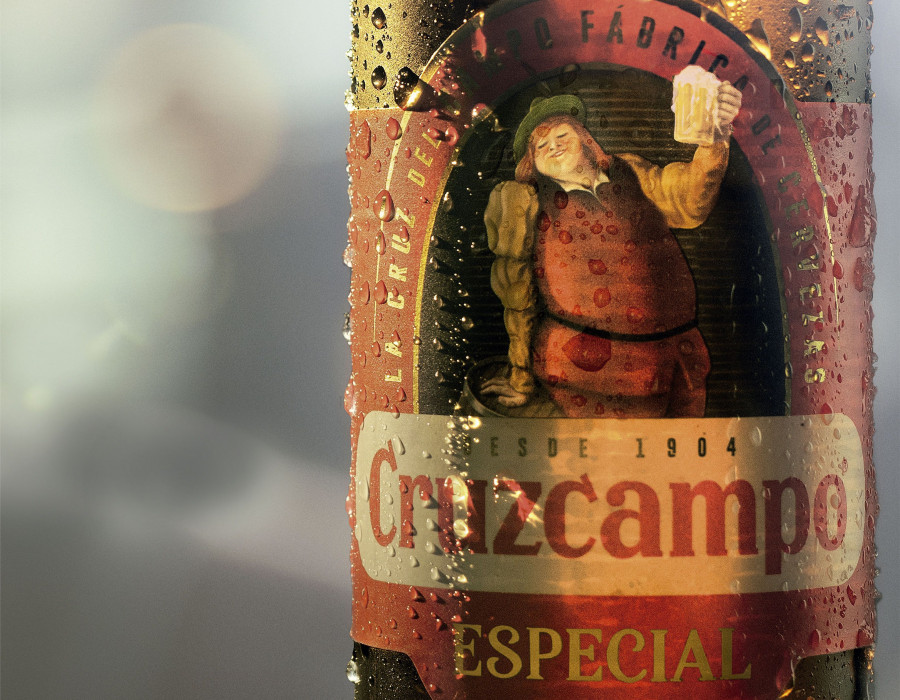 Cruzcampo, que ya cuenta con una cerveza especial en barril que le ha convertido en la marca con la caña más vendida en hostelería a nivel nacional, presenta ahora Cruzcampo Especial en formato de 