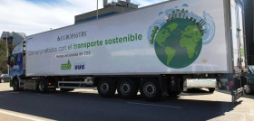 La compañía integra a su red de transporte tres camiones que reducen las emisiones de NOx y CO2 hasta en un 99%.
