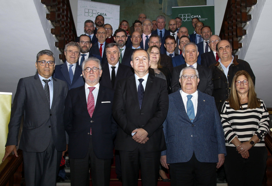 En la imagen, los miembros de la Asamblea General de la Confederación Andaluza de Empresarios de Alimentación y Perfumería (CAEA).
