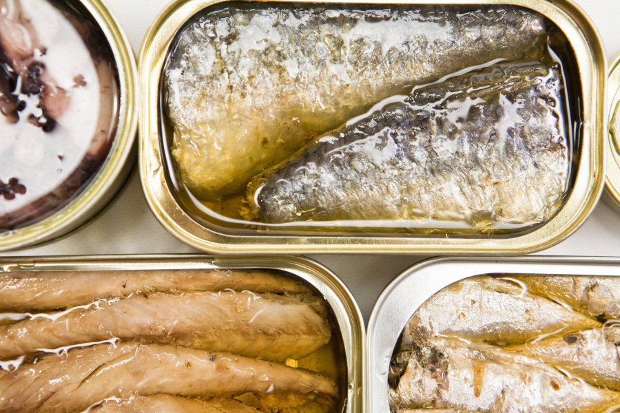 En España las conservas de pescado se perciben como un alimento sano, que se consume como complemento en comidas o para dar sabor a otros alimentos como pasta, ensaladas, etc.