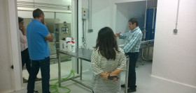 Ramón Aliaga, gerente de la División de Caprino de Leche de Dcoop, en las instalaciones de transformación de leche de cabra de Dcoop en Lubrín.
