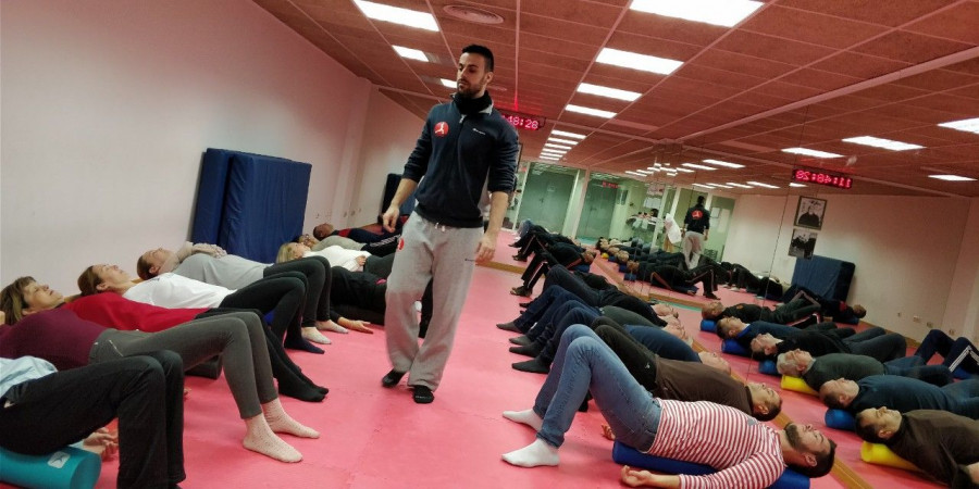 La compañía facilitará gratuitamente el material para que puedan practicar y entrenar los ejercicios en su domicilio.