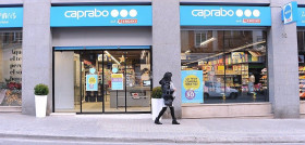 Caprabo y Ampans han sido pioneros con el primer supermercado gestionado íntegramente por personas con discapacidad.