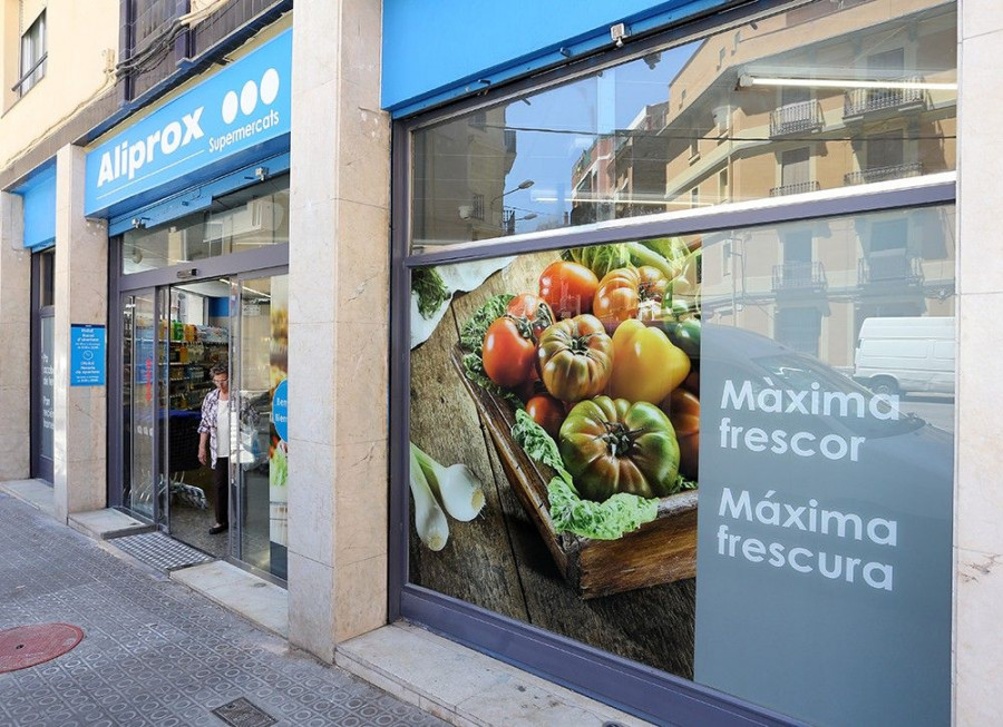 Con esta nueva apertura, son siete las franquicias que Caprabo ha abierto bajo el formato de supermercado Aliprox.