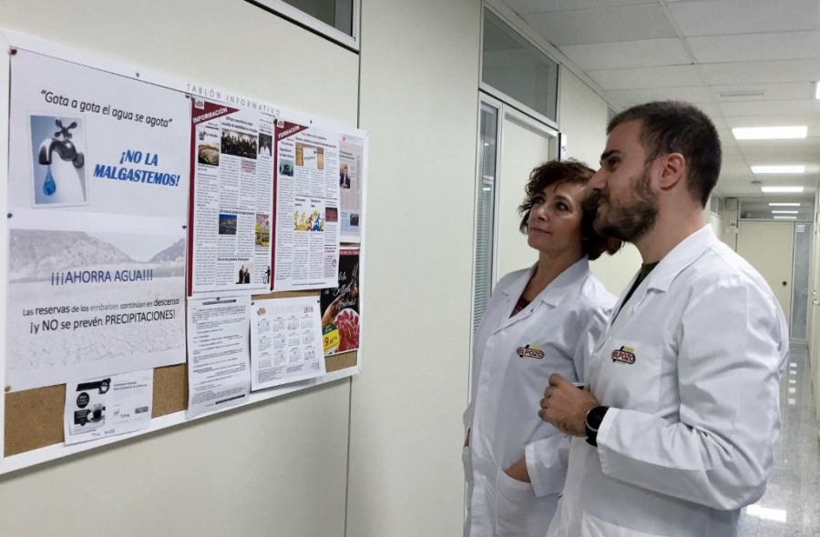 La compañía ha lanzado una campaña de comunicación interna con mensajes sobre los efectos positivos de nuestros gestos cotidianos en el ahorro de agua.