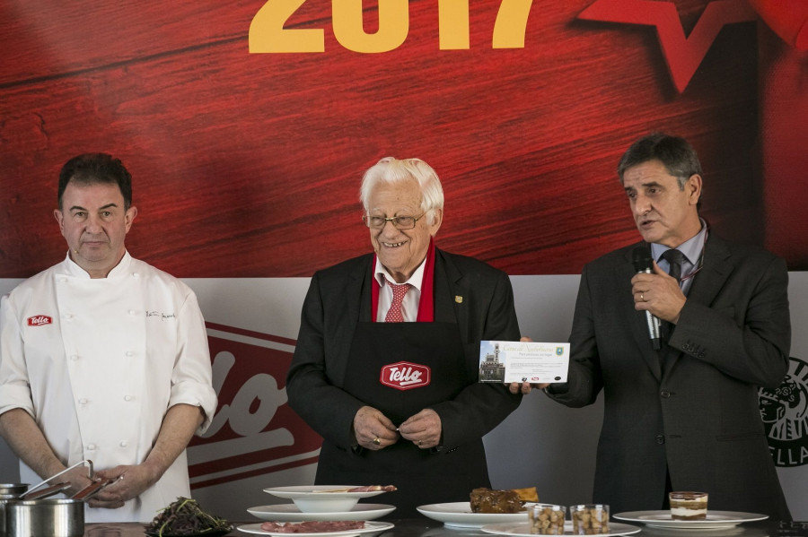 Martín Berasategui y el Padre Ángel, junto con Alfonso Alcázar, director general del Grupo Tello Alimentación.