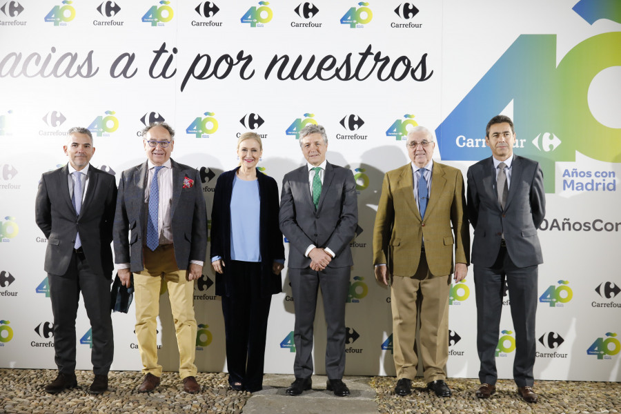 Carrefour inauguró su primer hipermercado en la región en 1977, en la localidad de Majadahonda.