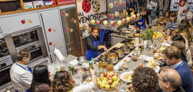 El taller ha estado dirigido por la chef Mª Eugenia Pérez-Blanco y el Campeón Nacional de Coctelería 2006 y Subcampeón World Class, Iván Talens.