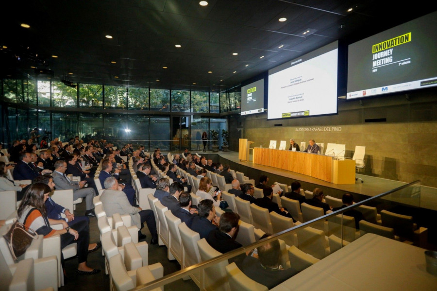 Un nutrido grupo de responsables de empresas fabricantes y distribuidoras se dieron cita para compartir las claves de la innovación eficiente como puerta hacia el crecimiento y el empleo.