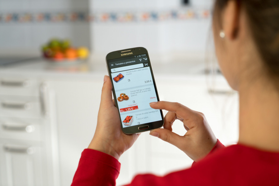 Esta nueva apuesta por la multicanalidad amplía el abanico de posibilidades de entrega y realización de las compras y se suma a las existentes como Click & Drive, Click & Collect y entrega a domicil