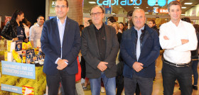 El Director Comercial de Caprabo, Josep Barceló, el Director General de Alimentación, Calidad e Industrias Alimentarias de la Generalitat de Catalunya, Carmel Mòdol, el presidente de la Federació 