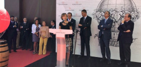 La ministra de Agricultura y Pesca, Alimentación y Medio Ambiente (Mapama), Isabel García Tejerina, asistió a la inauguración de la nueva Bodega Ramón Bilbao, en Rueda (Valladolid).