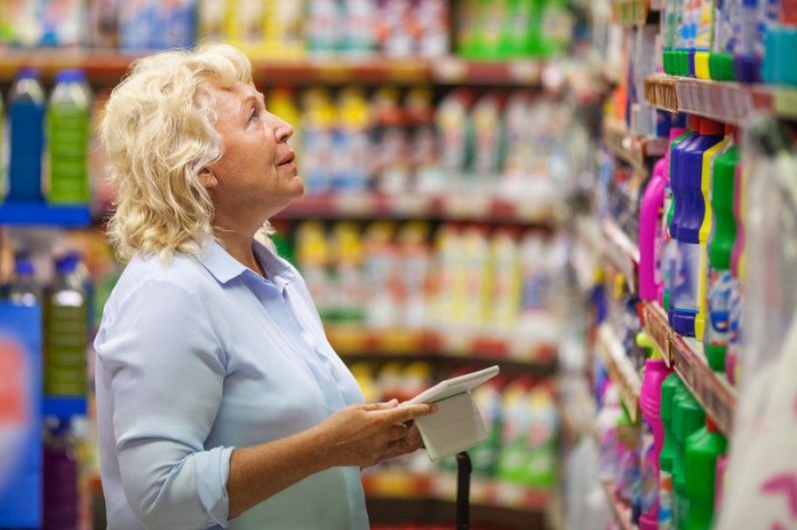 Estos hogares dedican 4.271 euros al año a llenar la despensa, 172 euros más que los menores de 65, lo que supone que concentran el 29% del gasto en Gran Consumo.