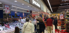 La compañía da continuidad a su plan de aperturas, ampliación y modernización de puntos de venta con la inauguración de dos grandes supermercados en Ourense y A Coruña que suman más de 3.600 me